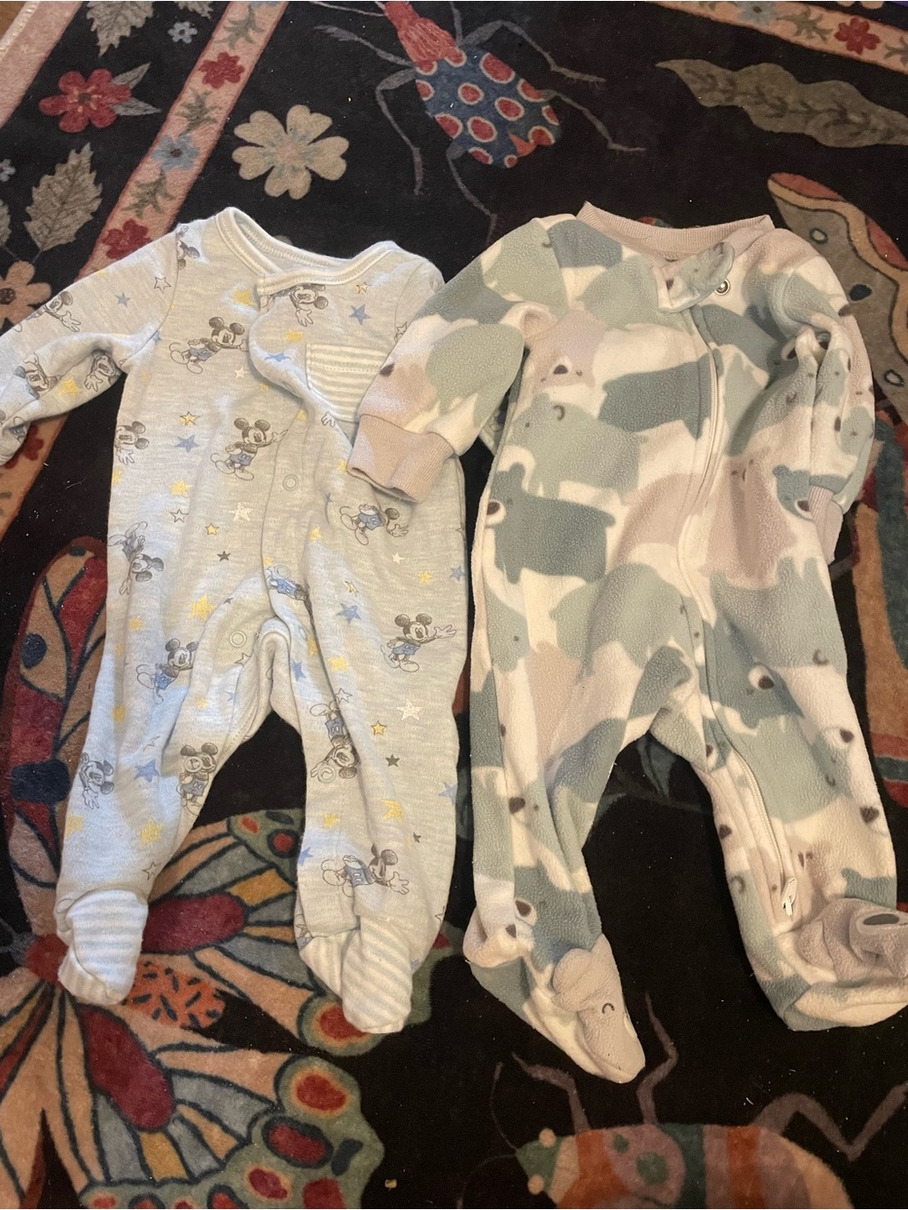 Unbranded Baby Footed One-Piece Sleepers in Gray and Sage